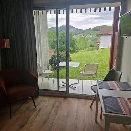 Banca Piscine Vue Montagnes Apartment Souraide